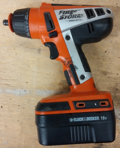 File:Electric screwdriver, B&D FireStorm (with quick connector).jpg