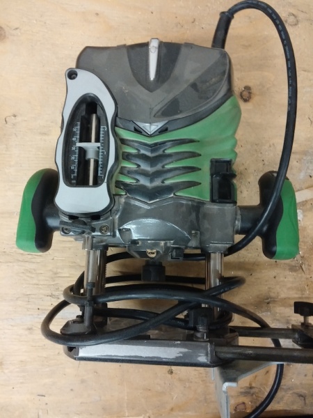 File:Plunge router (green).jpg